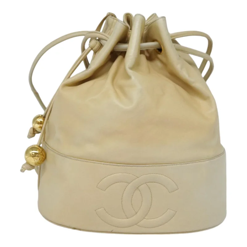 Canvas shoulder bags perfect for casual outings -Chanel Logo Cc  Leather Shoulder Bag (Pre-Owned)