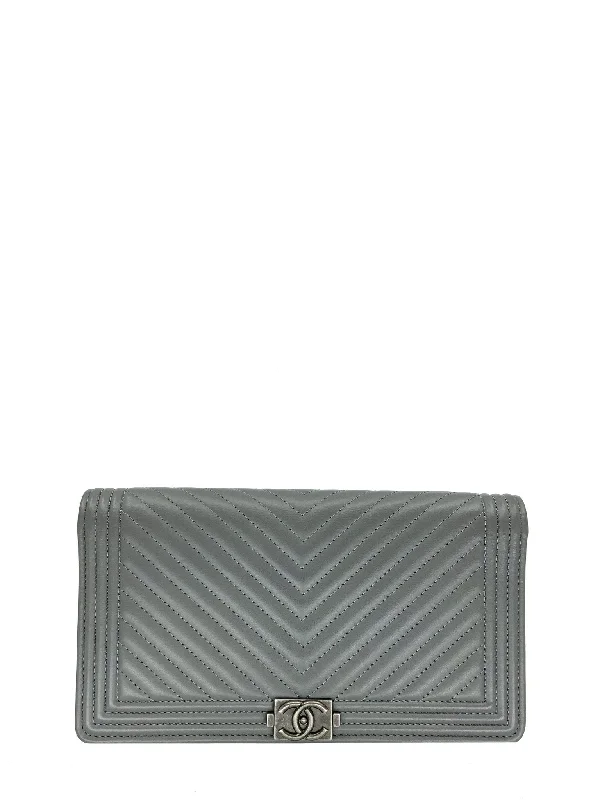 Chanel Quilted Chevron Lambskin Leather Long Boy Wallet﻿