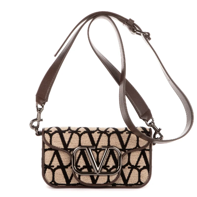 Shoulder bags with bold checks for trend -Loco