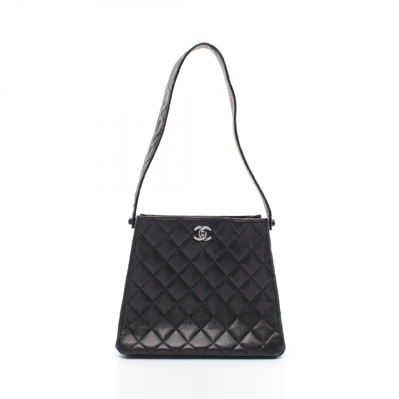 Shoulder bags with spacious pockets for travel -Chanel Leather Shoulder Bag Black