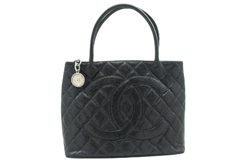 Shoulder bags with bold logos for branding -Chanel Medaillon  Leather Shoulder Bag (Pre-Owned)