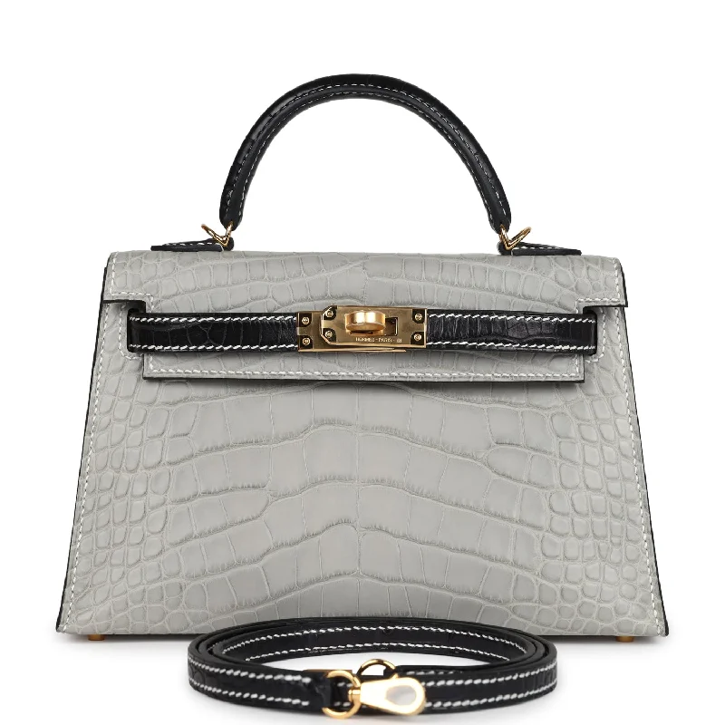 Handle bags with vintage clasps for nostalgia -Hermes Special Order (HSS) Kelly Sellier 20 Gris Perle and Black Matte Alligator Gold Hardware