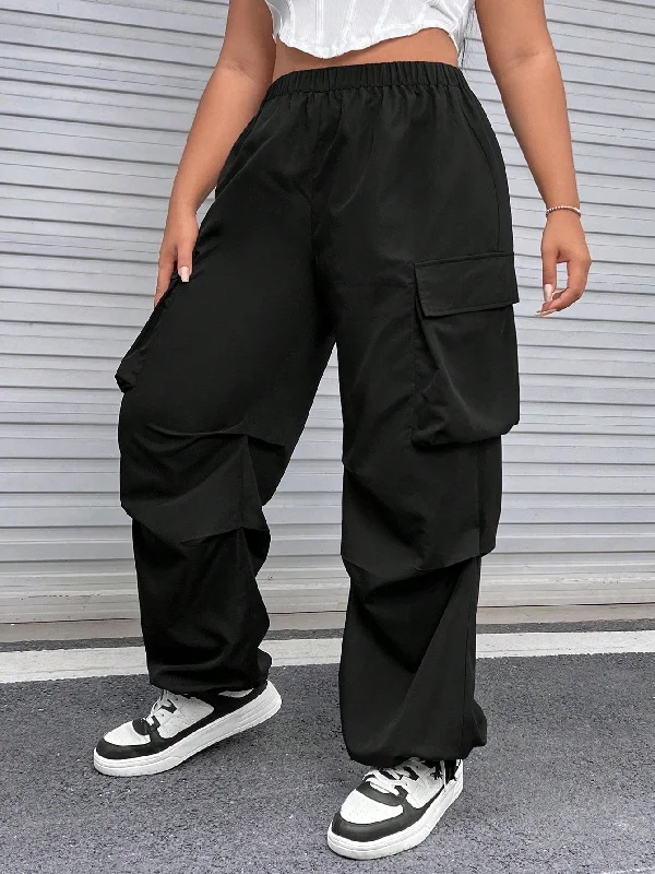 Handle bags with geometric patterns for modernity -SHEIN Plus Flap Pocket Side Cargo Pants